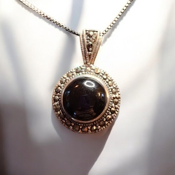 Vintage Sterling Silver 925 18" Boxchain w Onyx & Marcasite Pendant Necklace W - Picture 1 of 11